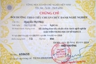 Vì sao nên bỏ chứng chỉ chức danh nghề nghiệp cho giáo viên?