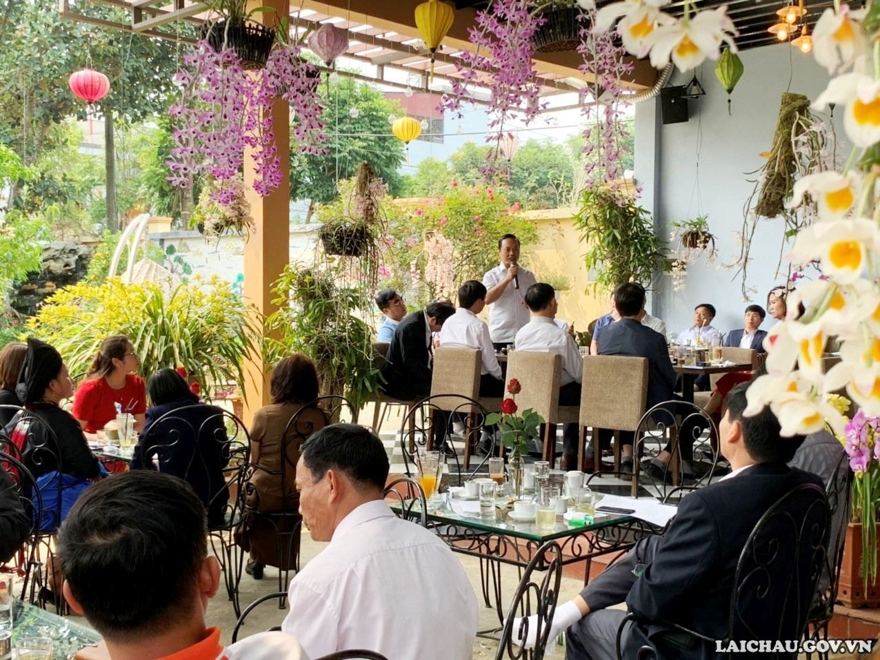 Chủ tịch tỉnh Lai Châu phát biểu tại buổi gặp mặt doanh nghiệp sáng 203. (Ảnh: Nguyễn Trang)