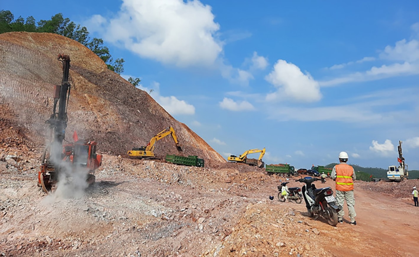  Tuyến dự án Cam Lộ - La Sơn qua tỉnh Thừa Thiên - Huế đang thiếu khoảng 1 triệu m3 đất đắp.