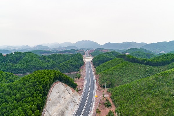 Quảng Ninh là điểm sáng của cả nước trong việc xây dựng hạ tầng giao thông