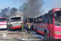 Nghi Sơn (Thanh Hóa): Cháy lớn tại bến xe tự phát, thiêu rụi 6 xe ô tô khách