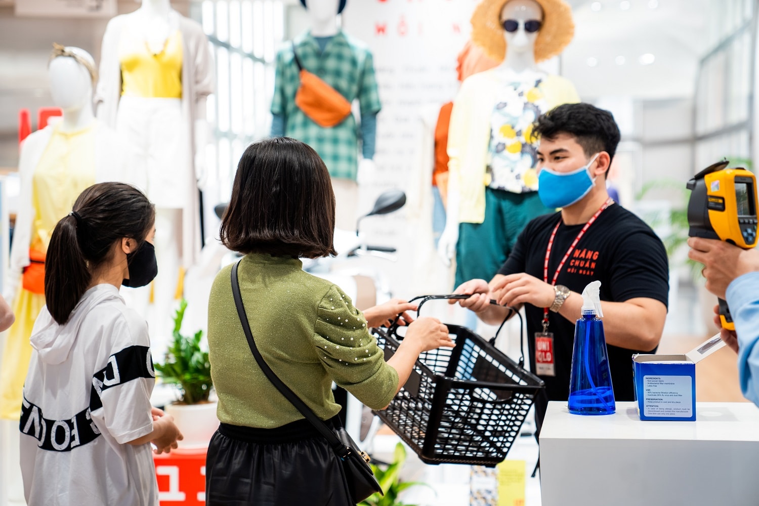 Sự tăng trưởng của kênh bán hàng trực tuyến không đe dọa các cửa hàng vật lý, ngược lại, đã mở ra “cửa sống” cho doanh nghiệp