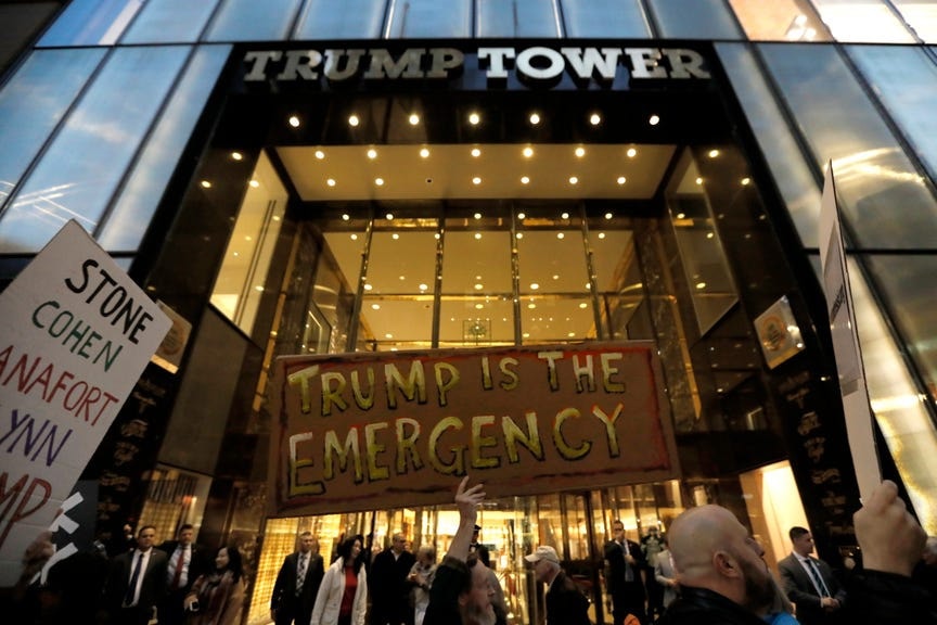 Hoạt động kinh doanh bất động sản thương mại của ông Trump bị ảnh hưởng nặng nề vì đại dịch và cuộc bạo động ở Điện Capitol. Ảnh: Reuters.