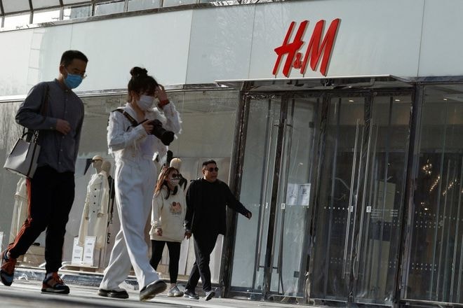Trước hành động của H&M liên quan với “bản đồ có vấn đề”, nhiều người tiêu dùng Việt đã lên tiếng phản đối thương hiệu thời trang này tại Việt Nam.