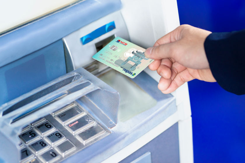 Khách hàng rút tiền tại tất cả ATM mà không lo lắng có thể bị hack thẻ và thông tin thẻ