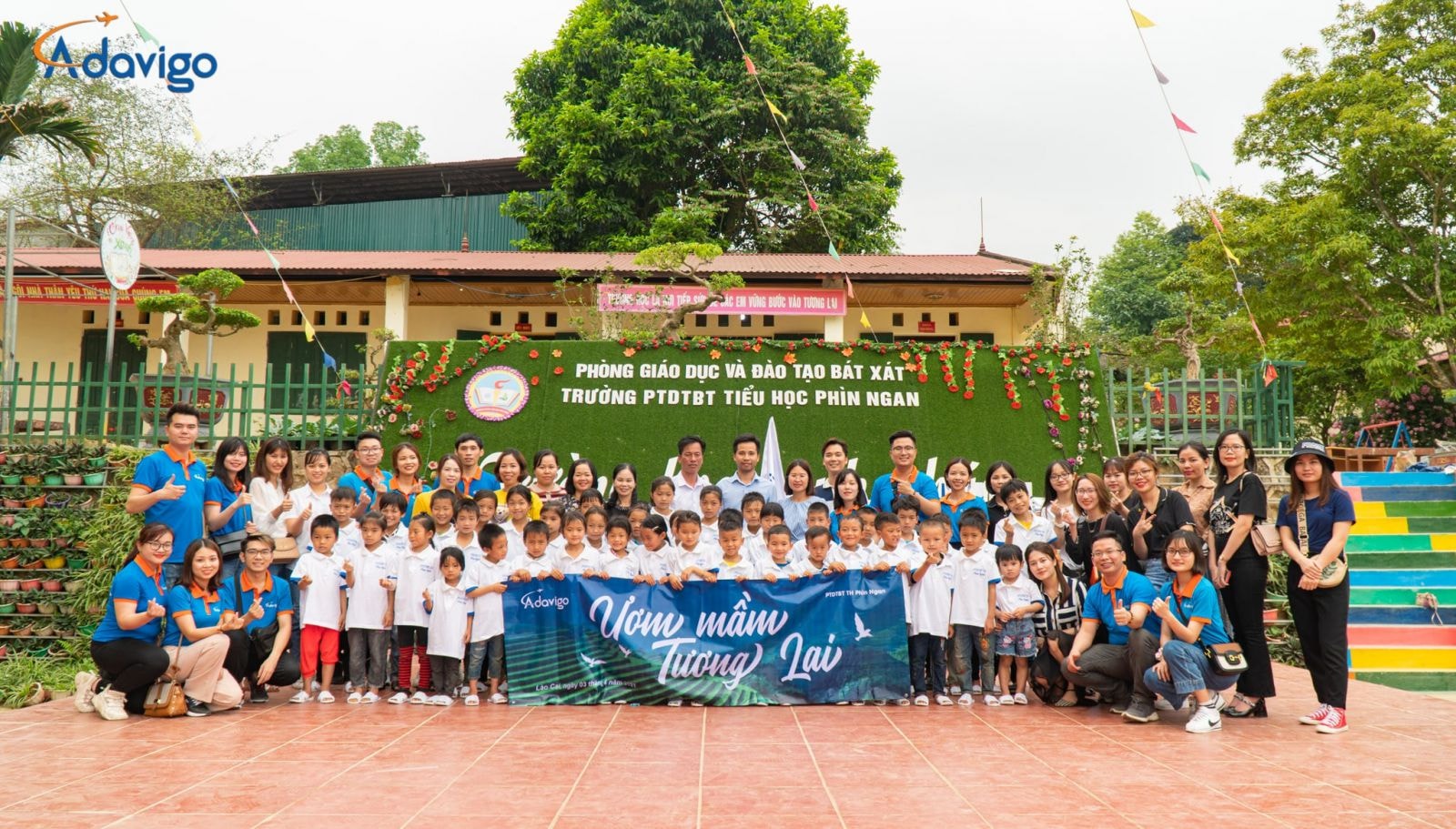 Đoàn công tác của Adavigo đã có buổi thăm và tặng quà các thầy cô giáo và học sinh Trường Tiểu học Phìn Ngan, huyện Bát Xát, tỉnh Lào Cai