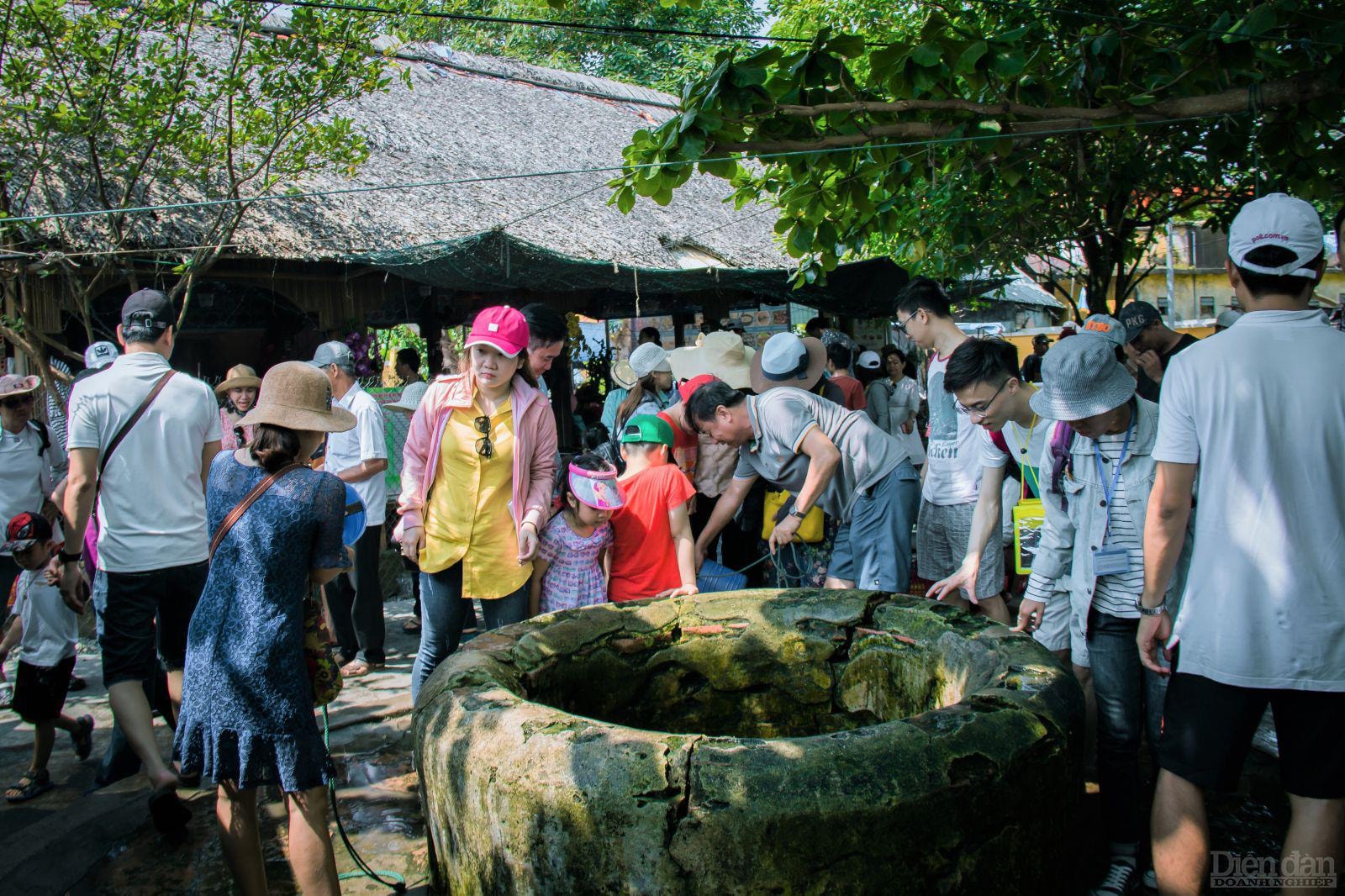 Việc mở tuyến đường thủy Đà Nẵng - Cù Lao Chàm vừa phục vụ khách du lịch, vừa thuận tiện cho người dân giữa hai địa phương.