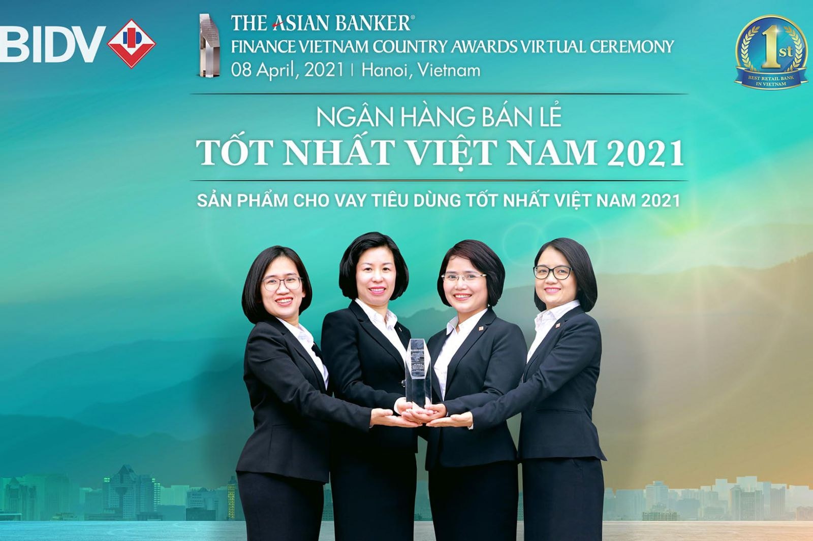 Đại diện BIDV nhận giải Ngân hàng bán lẻ tốt nhất Việt Nam