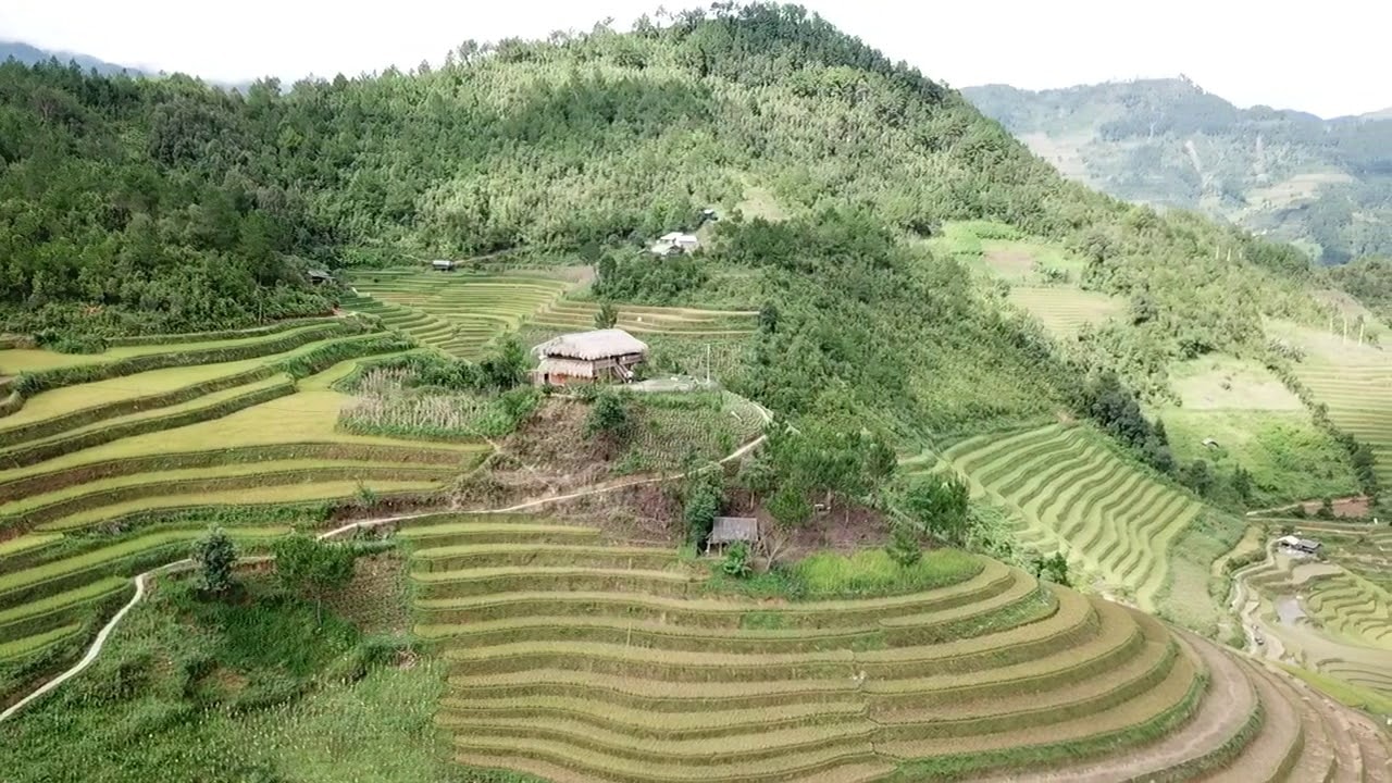 Homestay Hello Mu Cang Chai của Giàng A Dê nhìn từ trên cao