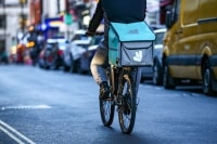 Vì sao Deliveroo lao dốc sau IPO?