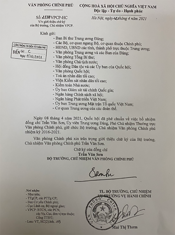 Văn bản giới thiệu chữ ký của Bộ trưởng, Chủ nhiệm Văn phòng Chính phủ Trần Văn Sơn