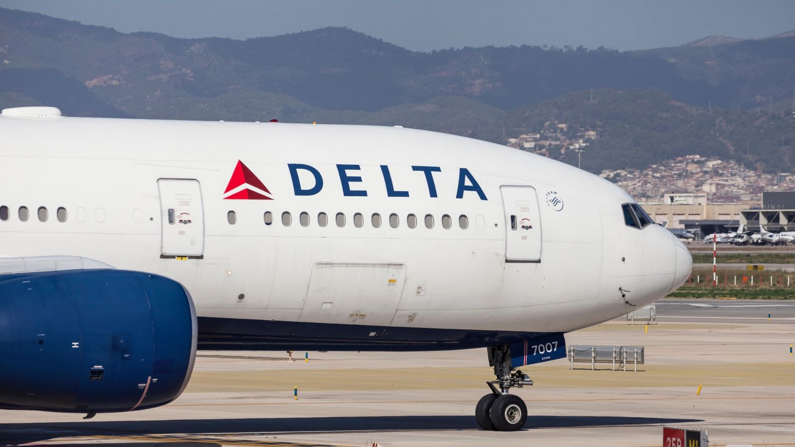 Delta AirLine đã báo cáo khoản lỗ lên đến 1,2 tỷ USD trong quý đầu tiên.