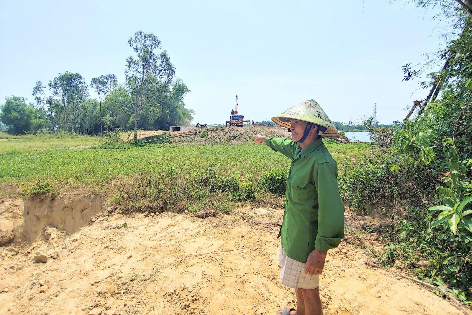 Ông Nguyễn Hoàng Sinh - người dân địa phương, vẫn chưa chấp thuận với phương án đền bù.