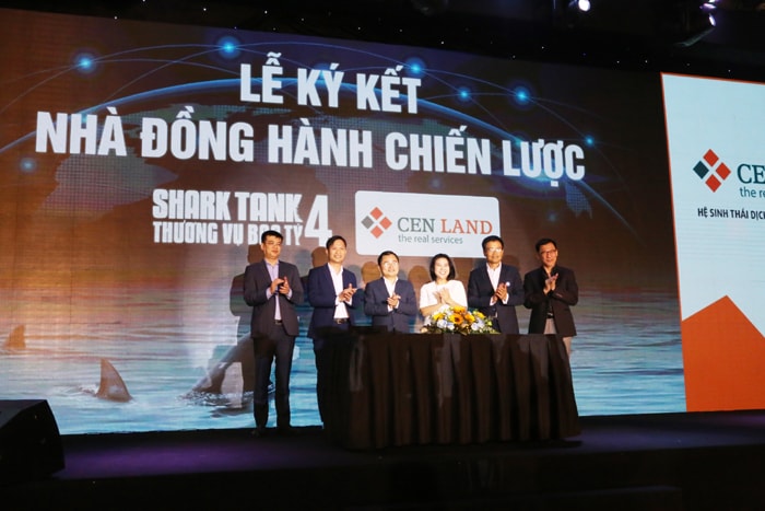 Cen Land ký kết nhà đồng hành chiến lược cho Shark Tank mùa 4. Ảnh: Khắc Kiên