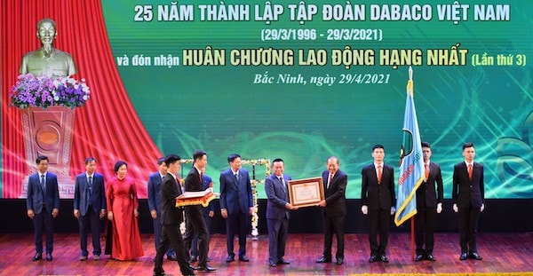 TẬP ĐOÀN DABACO VIỆT NAM KỶ NIỆM 25 NĂM THÀNH LẬP (29/03/1996 – 29/03/2021) & ĐÓN NHẬN HUÂN CHƯƠNG LAO ĐỘNGp/HẠNG NHẤT LẦN THỨ 3