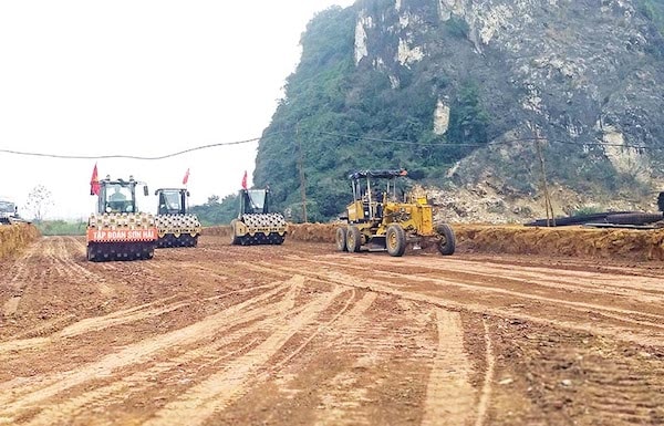 Thu hút đầu tư PPP là mấu chốt cho việc hiện thực 5.000 km đường cao tốc vào năm 2030. Ảnh: Dự án cao tốc Bắc - Nam.