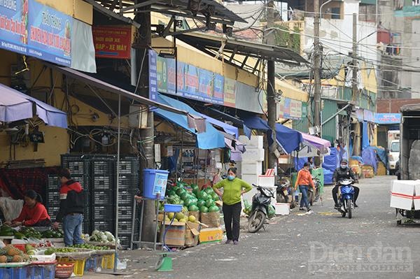 Người dân không nên ra khỏi nhà khi không có việc thật cần thiết. Ảnh: Quốc Tuấn