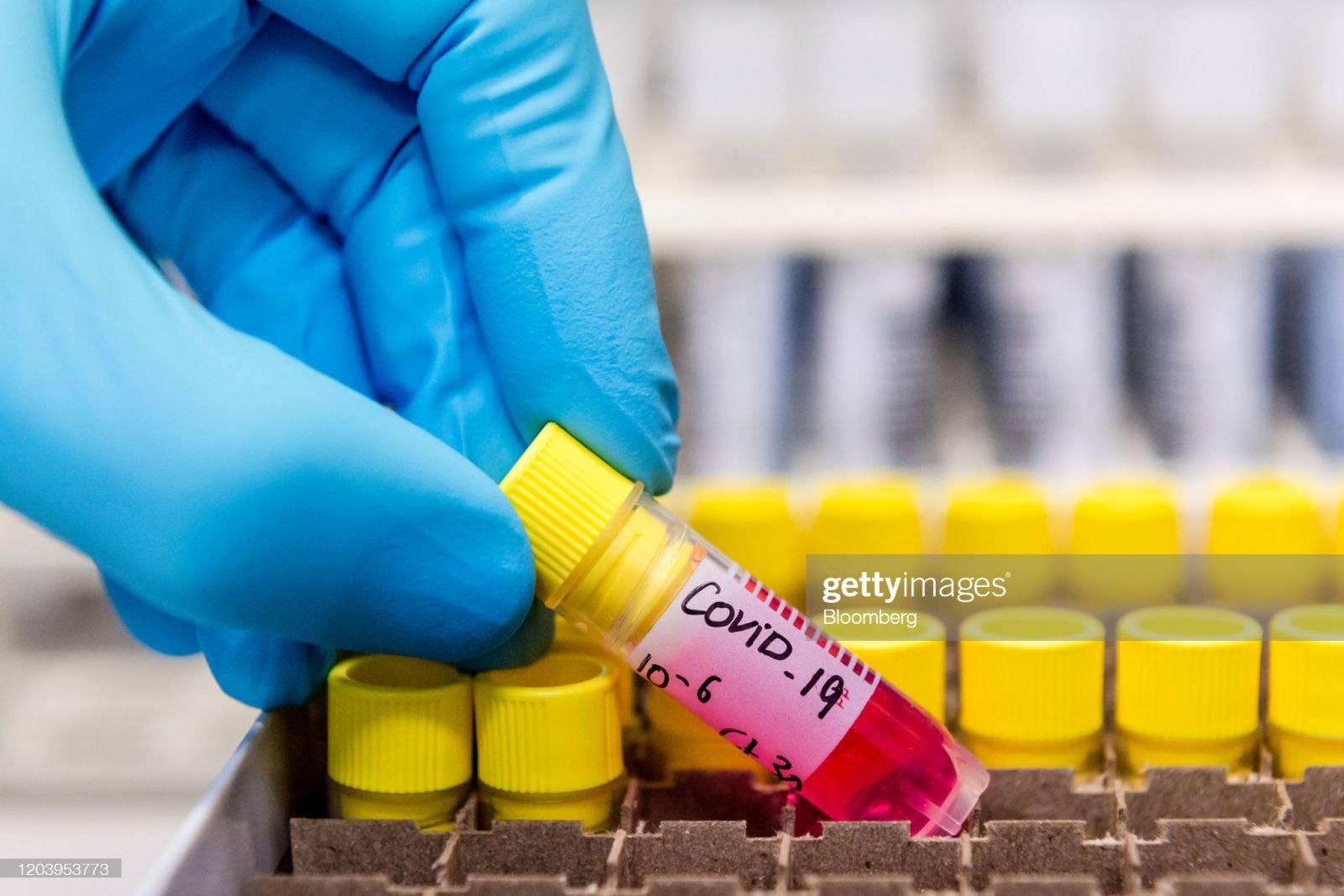Vaccine là vũ khí ở tuyến đầu