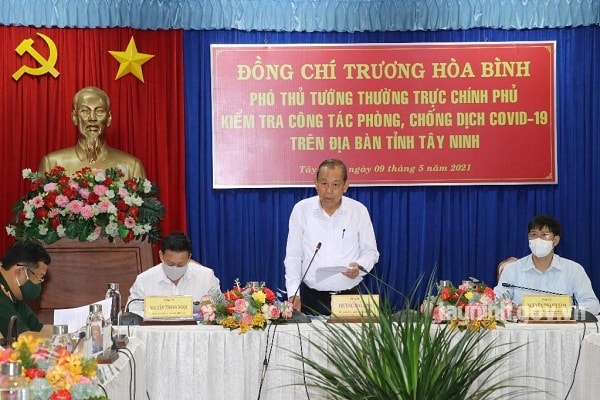 Theo Phó Thủ tướng Trương Hoà Bình, Tây Ninh cần tăng cường thêm lực lượng, phương tiện, phối hợp chặt chẽ với lquân đội, công an trong quản lý biên giới, kiên quyết không để sót, lọt người nhập cảnh trái phép có thể gây lây lan dịch trên địa bàn