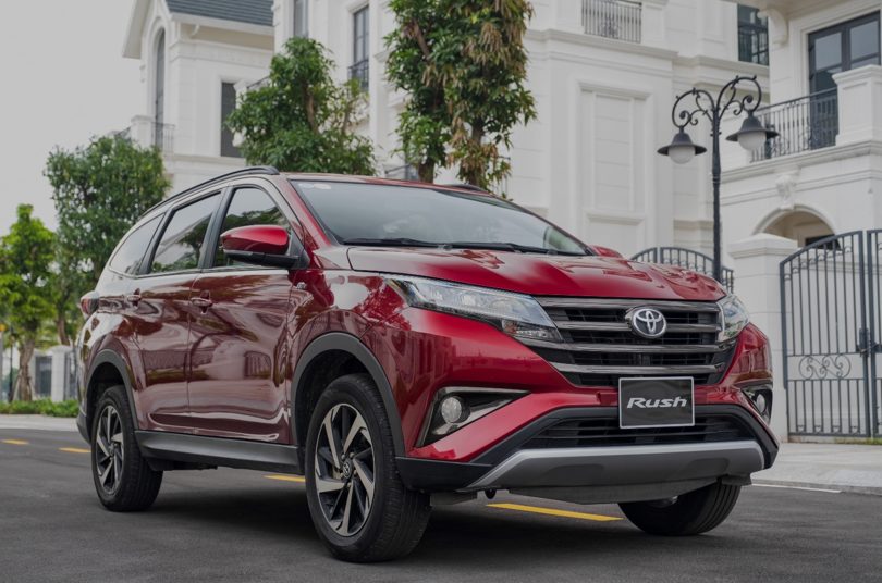 Mẫu SUV 7 chỗ của Toyota vừa nâng cấp hệ thống giải trí vừa tặng khách hàng 1 năm bảo hiểm vật chất