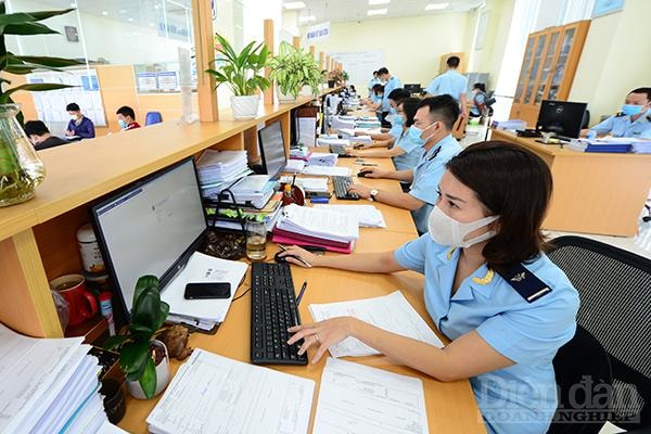 Để đất nước phát triển, người đứng đầu cần sàn lọc bộ máy quản lý nhà nước, tìm kiếm được lực lượng “công chức tinh hoa” làm việc và cống hiến. Ảnh: Quốc Tuấn