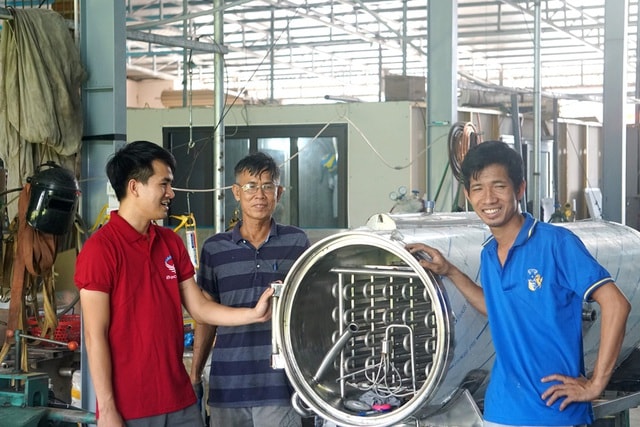 Sau nhiều năm nghiên cứu, bố con anh Tư cũng đã thành công.