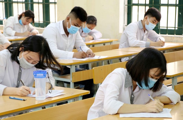  trường hợp dịch diễn biến phức tạp hơn nữa, lan rộng, tác động xấu đến địa phương, tỉnh, thành phố, Bộ sẽ báo cáo Chính phủ để có những phương án điều chỉnh về thời gian tổ chức thi.