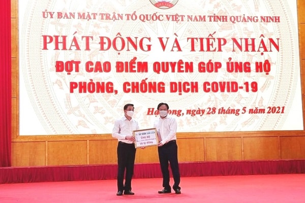 Tập đoàn Tuần Châu ủng hộ 10 tỷ đồng tại lễ phát động và tiếp nhận đợt cao điểm quyên góp ủng hộ phòng, chống dịch Covid-19 trên địa bàn tỉnh Quảng Ninh ngày 28/5.