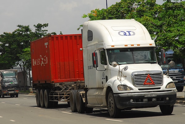 Đối với xe ô tô kinh doanh vận tải hàng hoá bằng container, xe đầu kéo chưa thực hiện xử lý vi phạm hành chính trong thời gian từ ngày 1/7/2021 đến hết ngày 31/12/2021.