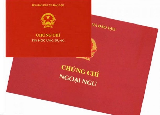 Chúng chỉ tin học, ngoại ngữ. Ảnh minh họa.