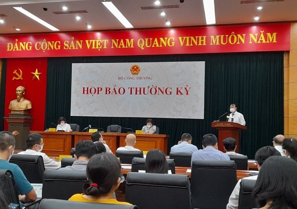 Toàn cảnh cuộc họp báo.