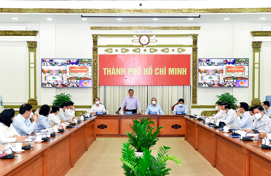 Thủ tướng nhắc lại nhiều bài học kinh nghiệm quý báu trong phòng, chống dịch. Ảnh: VGP