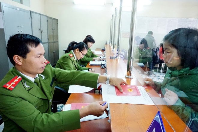 Bỏ sổ hộ khẩu là bước tiến dài cải cách thủ tục hành chính.