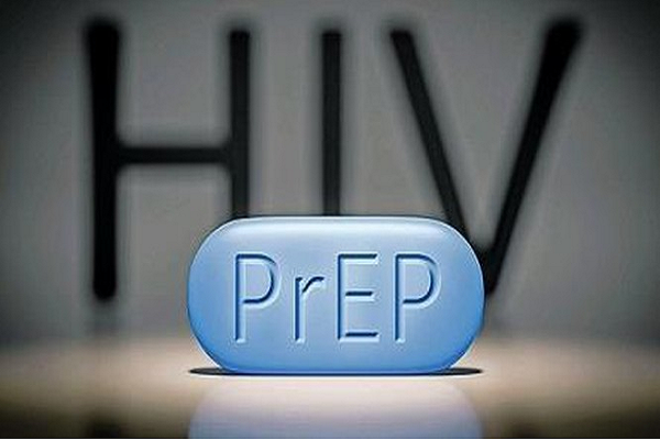 Dự phòng trước phơi nhiễm HIV (PrEP) sử dụng thuốc kháng HIV cho những người chưa nhiễm HIV và người có nguy cơ lây nhiễm HIV cao.