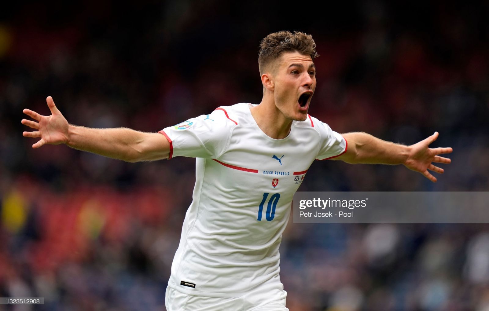 Patrik Schick ngôi sao sáng nhất của Cộng hòa Séc