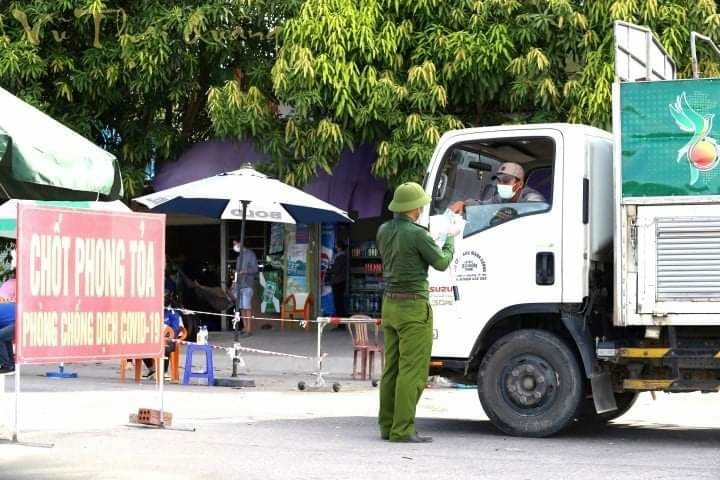 Từ 00h ngày 07/7, Nghệ An không áp dụng yêu cầu người dân trong tỉnh khi ra, vào Tp Vinh phải có giấy xét nghiệm kết quả âm tính với SARS-CoV-2