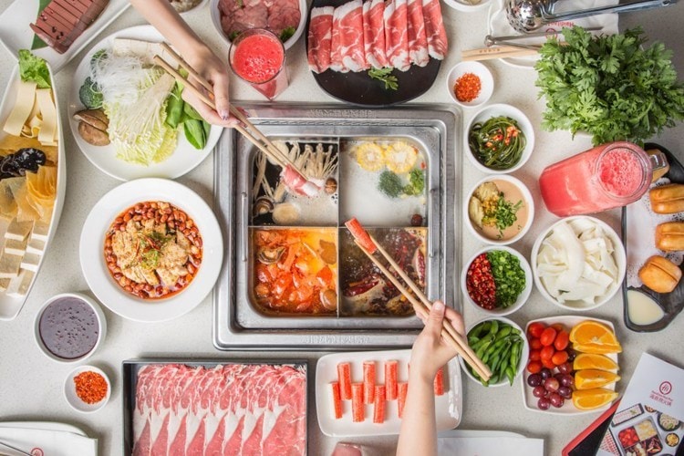  Ông chủ Haidilao xây dựng nhà hàng không chỉ đồng điệu với người Trung Quốc mà là với cả thế giới.(Nguồn: Bloomberg)