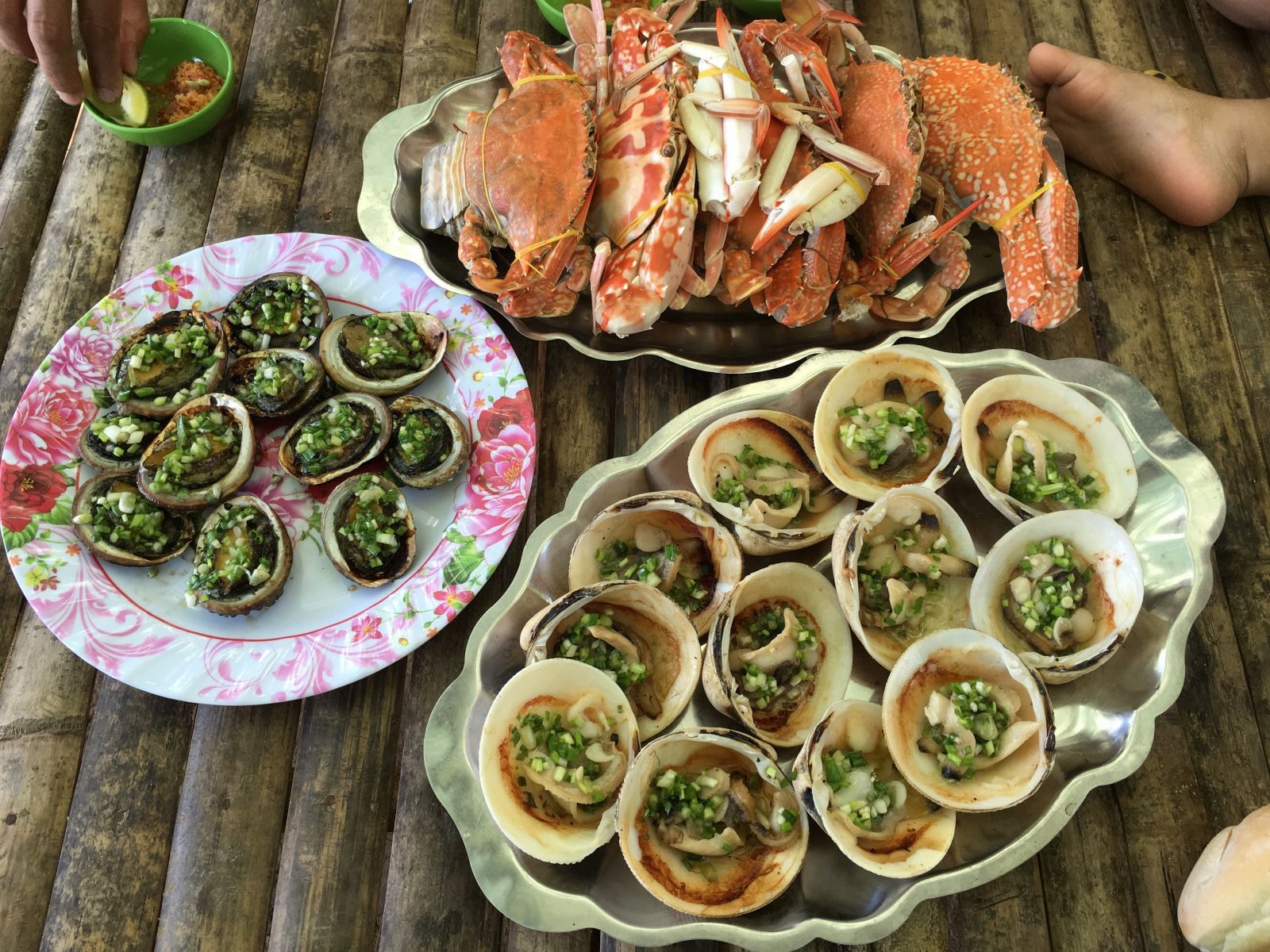 Các loại hải sản của Rạch Vẹm vô cùng tươi ngon khi được đánh bắt vào buổi sớm.