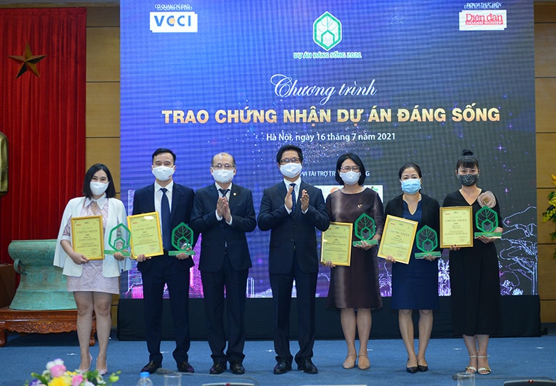 Đại diện chủ đầu tư các dự án chụp hình lưu niệm