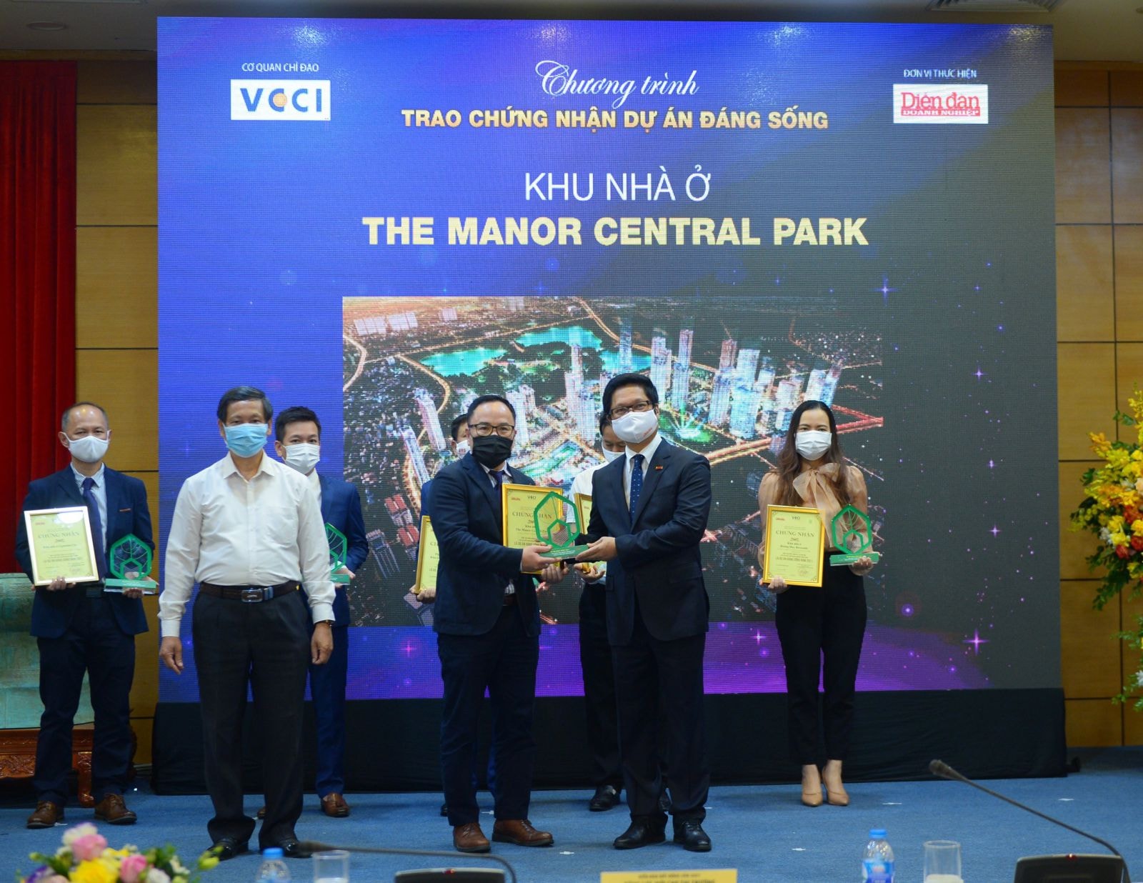 The Manor Central Park của Tập đoàn Bitexco được trao chứng nhận “Dự ánp/đáng sống năm 2021”.