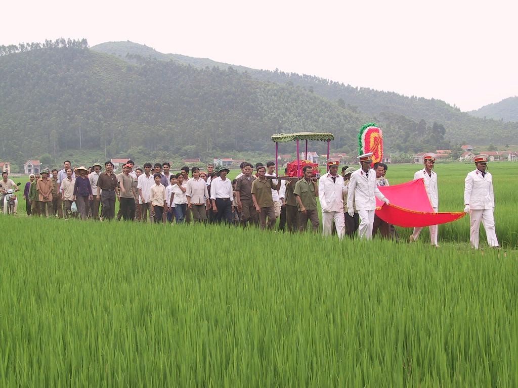 Đến nay, di hài Liệt sỹ Trần Ngọc Vinh đã được yên nghĩ vĩnh hằng ở nghĩa tang gia tộc nhưng câu chuyện về sự hy sinh của bác tôi đã trở thành câu chuyện để thế hệ mai sau nhắc nhở với nhau, cố gắng vươn lên, sống tốt với đời