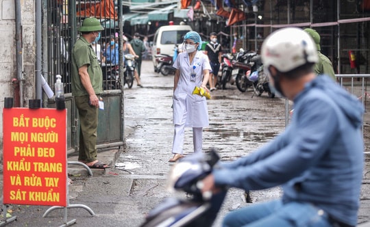 Quận Ba Đình (TP Hà Nội) tìm người đến khu vực chợ hải sản phường Phúc Xá 3 ngày qua.