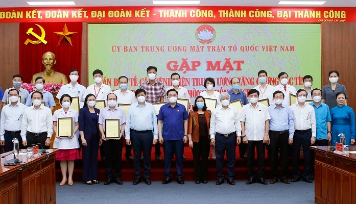 Chủ tịch Quốc hội Vương Đình Huệ nhấn mạnh tại cuộc gặp mặt các cán bộ y tế các bệnh viện Trung ương tăng cường cho TP.HCM và các tỉnh phía Nam chống dịch bệnh COVID-19.