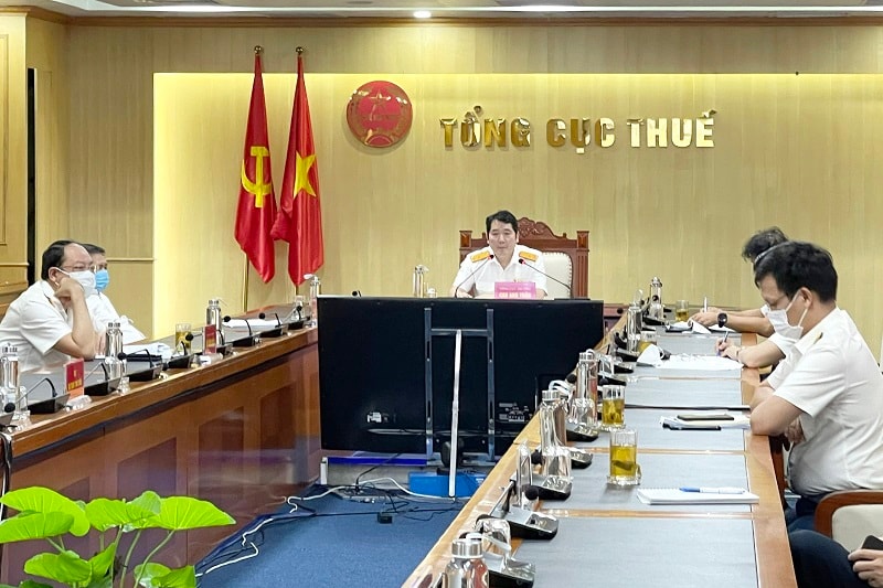 Tổng cục trưởng Cao Anh Tuấn báo cáo tại đầu cầu trực tuyến Tổng cục Thuế.