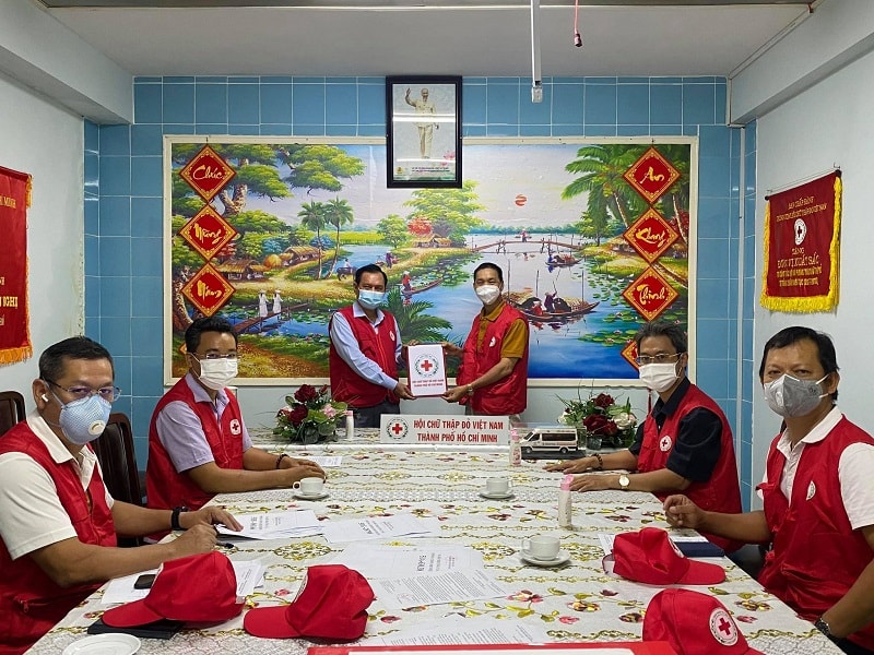 Doanh nhân, giáo viên, tri thức... bằng đóng góp của mình từ công sức, thời gian, vật chất đều chỉ mong mỏi tiếp sức cho công tác chống dịch, chung tay đẩy lùi dịch COVID-19