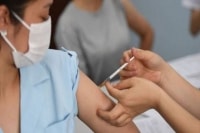 3 nhóm thực phẩm không nên ăn sau khi tiêm vaccine COVID-19