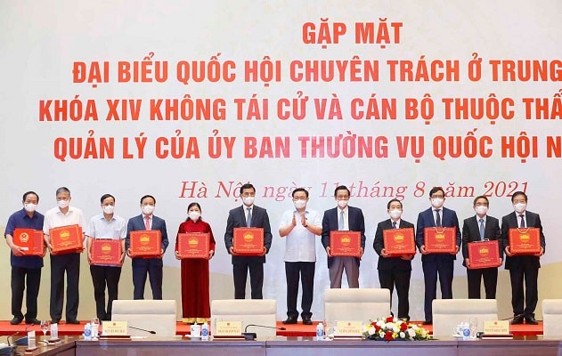 Chủ tịch Quốc hội Vương Đình Huệ khẳng định, các đại biểu chuyên trách khoá XIV và cán bộ thuộc quyền quản lý của UBTVQH hội nghỉ chế độ vẫn là lực lượng giàu bản lĩnh, trí tuệ và tâm huyết. 