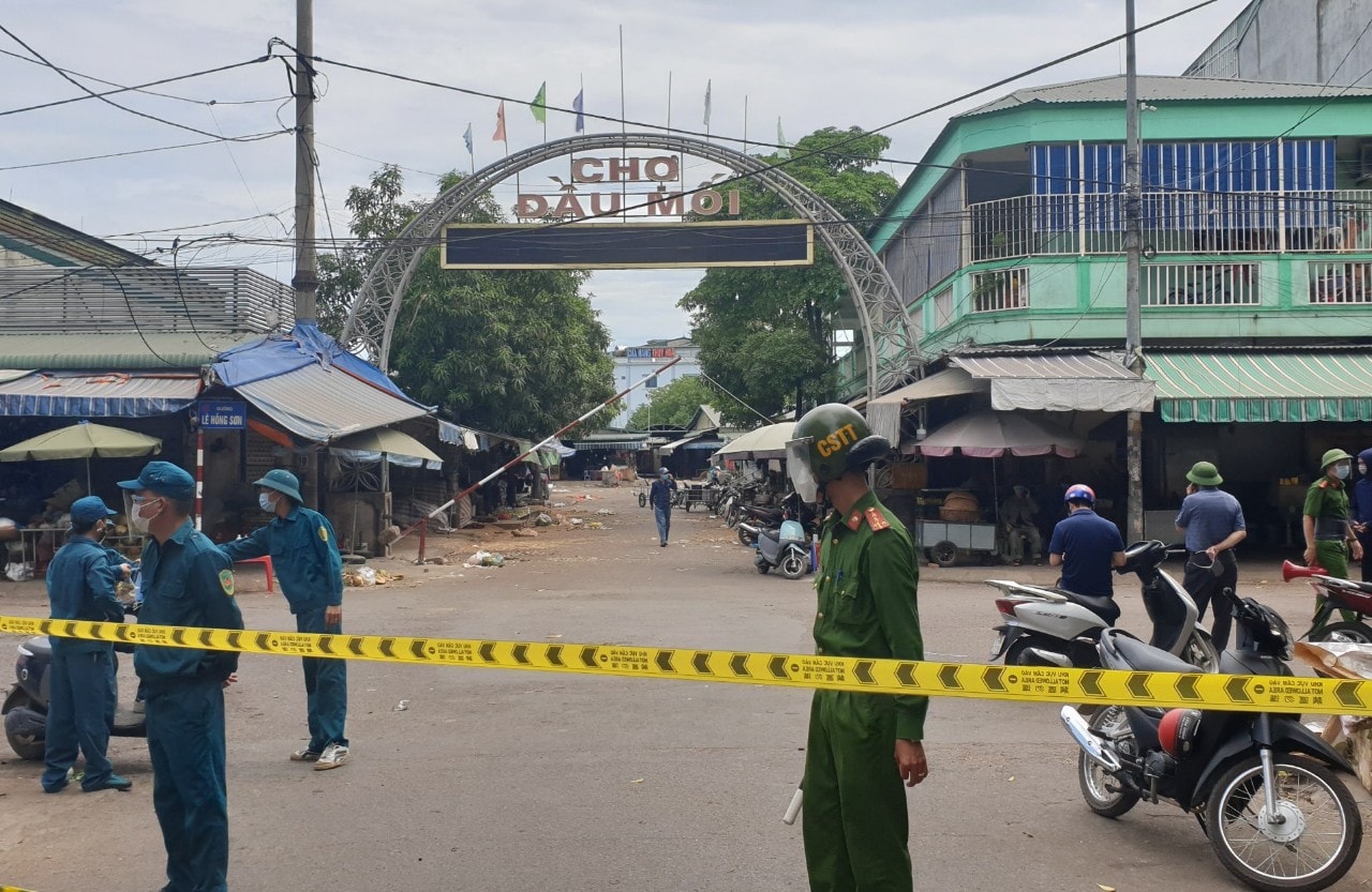 Lơ là, chủ quan, thiếu trách nhiệm trong phòng, chống dịch COVID-19 sẽ để lại hậu quả hết sức nặng nề