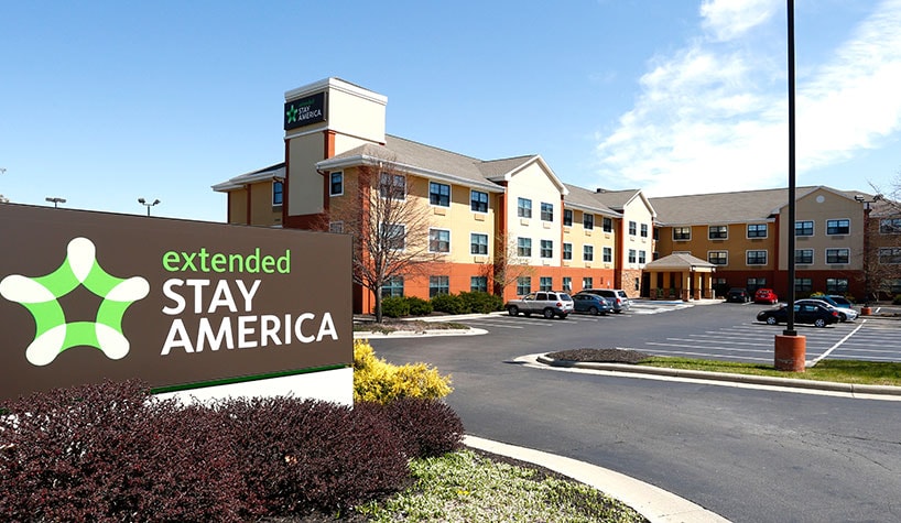 tập đoàn Blackstone và tập đoàn Starwood đã mua lại nhà điều hành khách sạn Extended Stay America với giá 6 tỷ USD, thương vụ lớn nhất ở Mỹ kể từ khi COVID-19 bùng nổ.