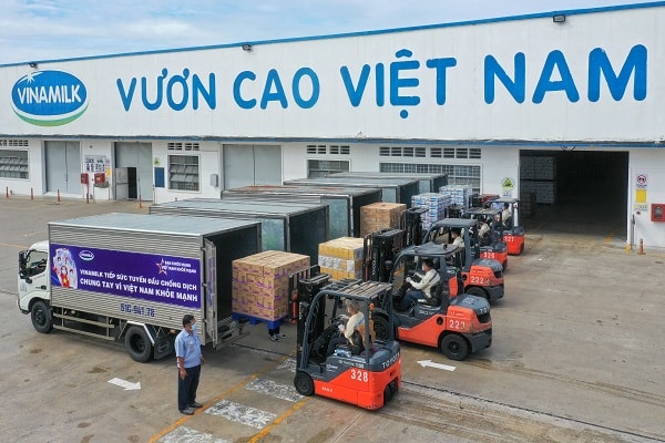 Các chuyến xe với lời chúc “Tuyến đầu khỏe mạnh, vì Việt Nam khỏe mạnh” của Vinamilk mang theo món quà sức khỏe đến với tuyến đầu.